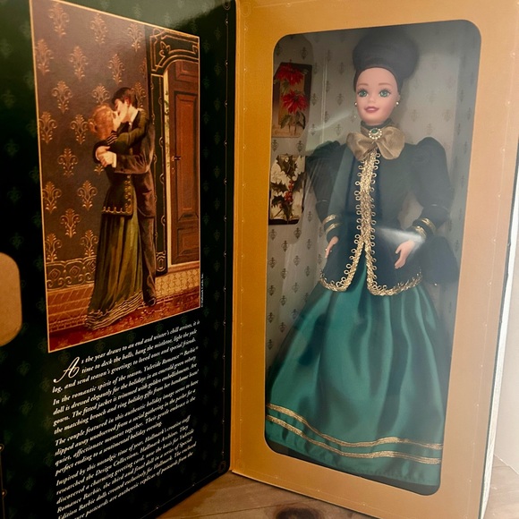 Yuletide Romance 1996 Mattel
Barbie Hallmark Special Edition Doll - Picture 3 of 8